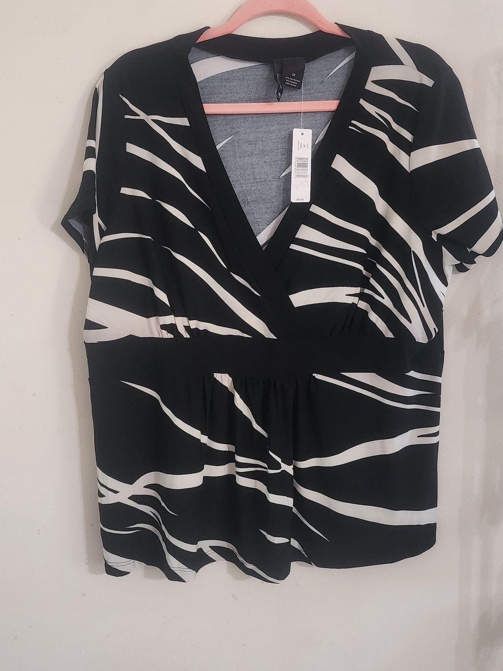 New Directions Woman Black & Ivory Abstract Print Top NWT‎ 2X